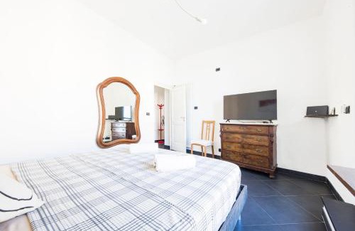 Molo Apartamento | Home of Genoa's executioner