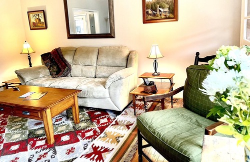 Burnsville Casa | Home on 10 Acres - Easy Access - SUPER CLEAN - Burnsville - Pensacola