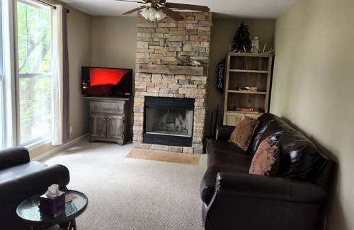 Rocky Mount Cabina | Home on 25 acre private lake