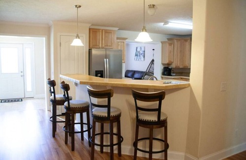 Pikeville Casa | Home on 30 acres next to State Park