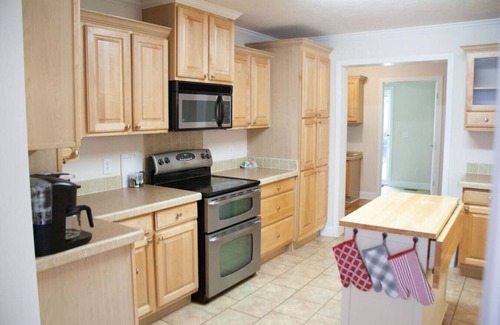Pikeville Casa | Home on 30 acres next to State Park
