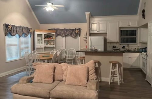 Matagorda Casa | Home on Colorado River 2 miles to beach