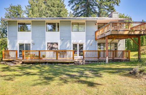 Hobart Casa | Home on More Than 1 Acre of Woods in Seattle Suburbs!