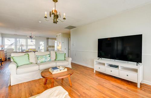 Ocean Isle Beach Casa | Home on Ocean Isle Beach with Catwalk and Deck