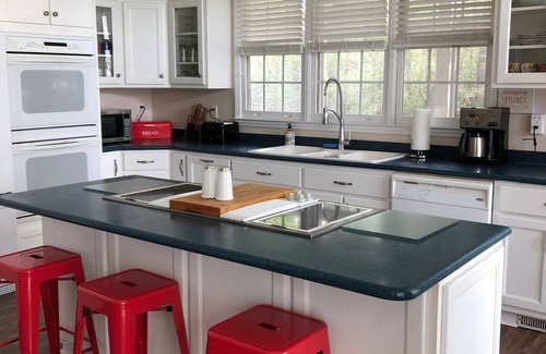 Loris Casa | Disfrute de su propia granja con un lago alimentado por manantiales para sus próximas vacaciones en Myrtle Beach