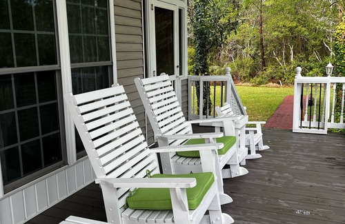 Loris Casa | Disfrute de su propia granja con un lago alimentado por manantiales para sus próximas vacaciones en Myrtle Beach