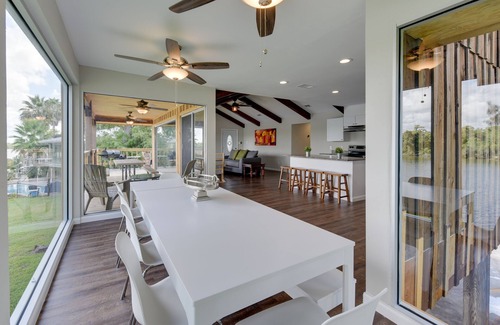 Barrett Casa | ¡NUEVO! San Jacinto River Home w / Deck, Juegos y Grill!