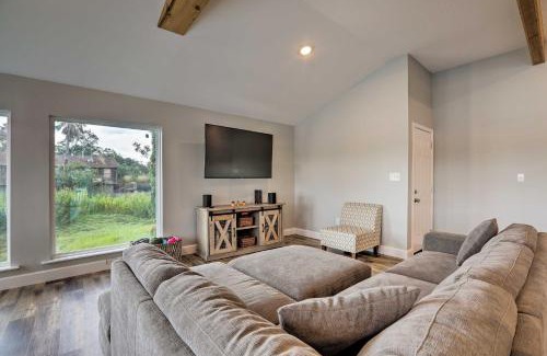 Barrett Casa | Home on San Jacinto River with Pool, Dock and Deck!