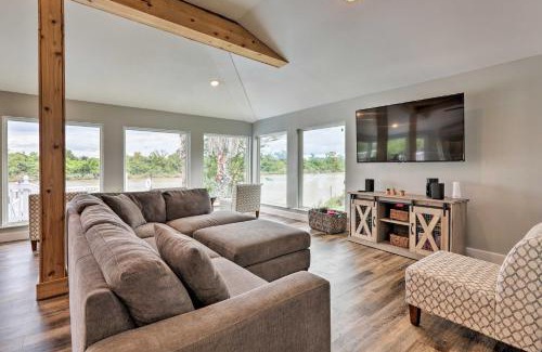 Barrett Casa | Home on San Jacinto River with Pool, Dock and Deck!