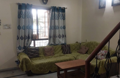 Indore Casa | Home Stay with Sanjeev: 2-bedroom house in enchanting Indore with AC, WiFi