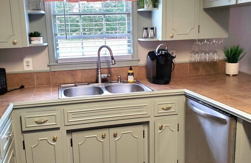 Greer Casa | Home Sweet Greer near Airport BMW & Downtown