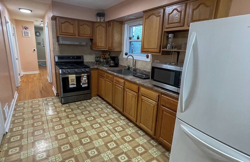 Skokie Casa | Home Sweet Home Spacious 4bed house with WiFi & Parking in fantastic Skokie
