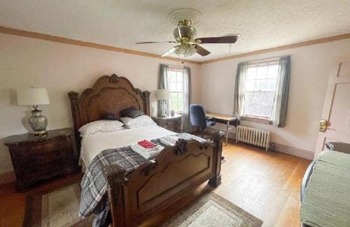 Lynchburg Casa | Home Sweet Home Suite #1, near Liberty University, and Lynchburg Hospital, Deluxe Queen Size Bedroom