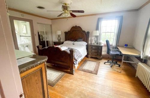 Lynchburg Casa | Home Sweet Home Suite #1, near Liberty University, and Lynchburg Hospital, Deluxe Queen Size Bedroom