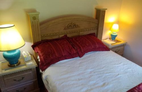 Lynchburg Casa | Home Sweet Home Suite #3, near Liberty University, and Lynchburg Hospital, Deluxe Queen Size Bedroom