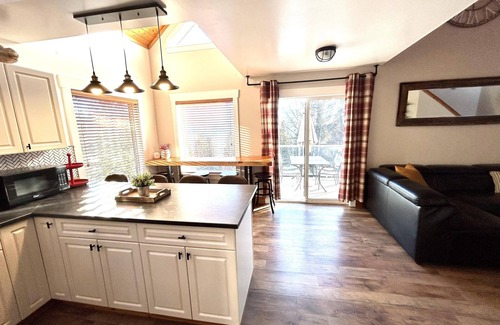 Anglemont Cabina | Cabaña de la casa de campo - Anglemont, BC. Shuswap del norte