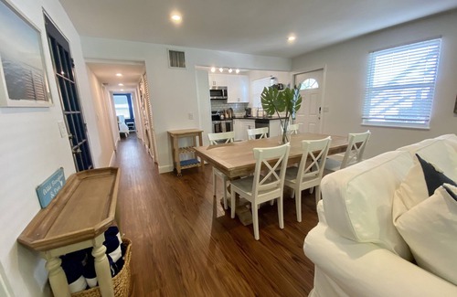 West Palm Beach Casa | Home w/bikes steps away from Intracoastal & Downtown