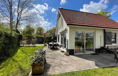 Sint Nicolaasga Casa | Espaciosa casa con jardín cerca de Langweerder Wielen