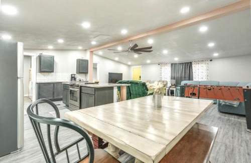 Kingston Casa | Home with Fire Pit and Foosball in Lake Texoma!