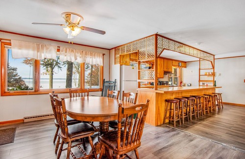 Friendship Casa | Home with game room, fireplace, & amazing views - dog-friendly