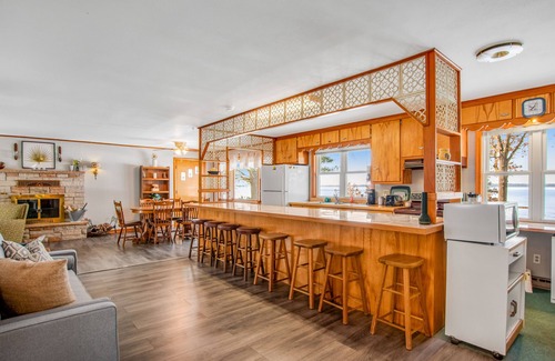 Friendship Casa | Home with game room, fireplace, & amazing views - dog-friendly