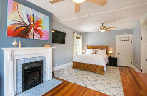 Weinland Park Casa | Home with Garage, Hot Tub, near OSU & Short North