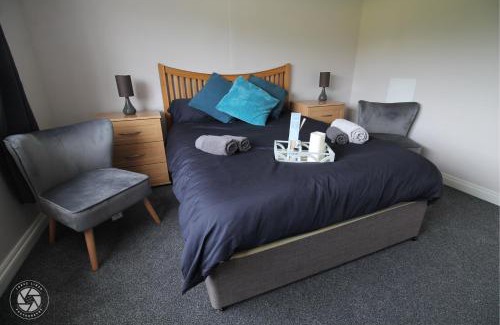 Forsbrook Casa | Home with HotTub near AltonTowers & Waterworld sot