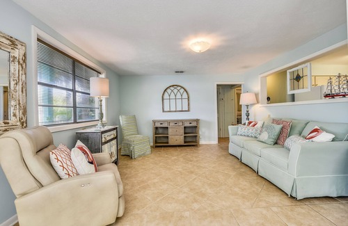 Bid-a-wee Beach Casa | 🐬Home with PRIVATE BEACH access! BOOK NOW! *Free Activities!*🐬