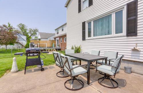 Port Clinton Casa | Home with Screened-In Porch Less Than 1 Mi to Lake Erie