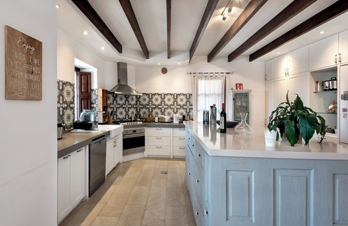 Alaro Villa | Finca exclusiva en las afueras de Alaró con 2 piscinas.