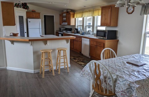 Stevensville Casa | Home with stunning mountain views in quiet rural neighborhood.