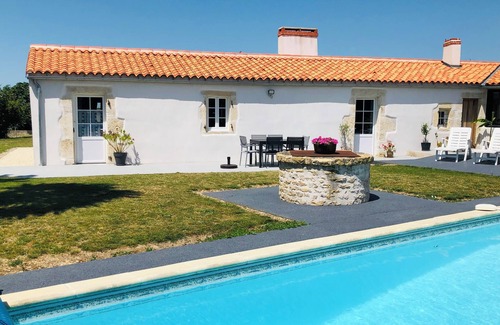 Marans Casa | Home with swimming pool, La Rochelle and the Marais Poitevin, for 2 to 5 people.