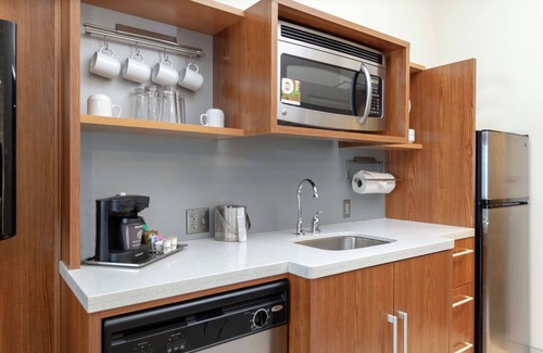 Terry Sanford Hotel | Home2 Suites by Hilton Fayetteville Fort Bragg