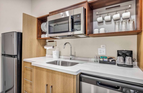 Southwest Raleigh Hotel | Home2 Suites by Hilton Raleigh West Lenovo Center