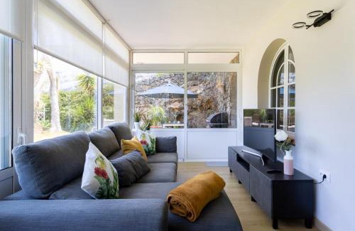 Santa Úrsula Apartamento | Home2Book Elegant Stay with Garden, BBQ & Pool