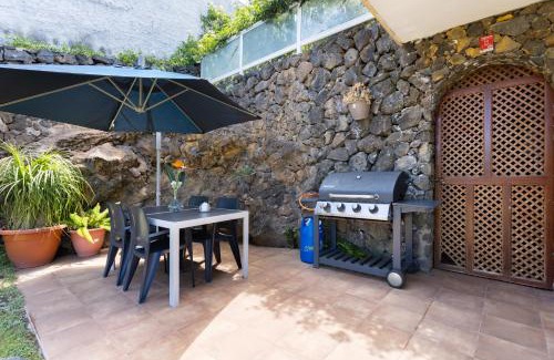 Santa Úrsula Apartamento | Home2Book Elegant Stay with Garden, BBQ & Pool