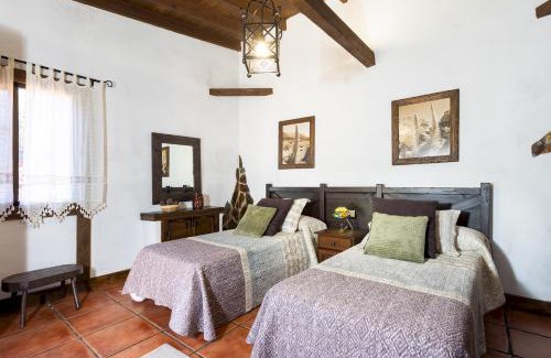 Cueva del Viento Chalet De Esquí | Home2Book Icod Rural Escape Pool BBQ