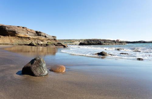 Los Gavilanes Apartamento | Home2Book Nordic Stay, Pool & Waves in Abades
