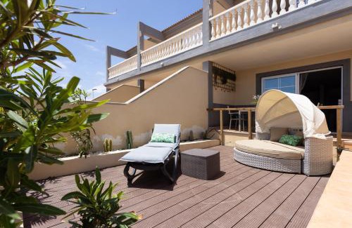 Arenas del Mar Casa | Home2Book Ocean View House El Médano, Pool