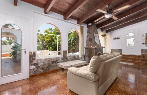 Triquivijate Casa | Home2Book Quiet Villa with Private Pool