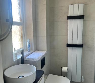 East Kilbride Casa | Home2Home Meadow Close
