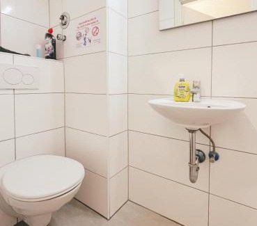 Hackenbroich Apartamento | Home4Now DOR02 Monteursunterkunft in Dormagen I 3 Schlafzimmer für 6 Personen I Küche I SmartTV I WiFi