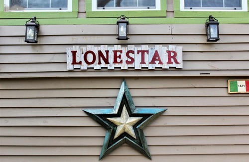 Boerne Otro | HomeAway Cabins and Animal Sanctuary