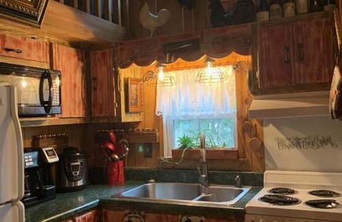 Boerne Otro | HomeAway Cabins and Animal Sanctuary