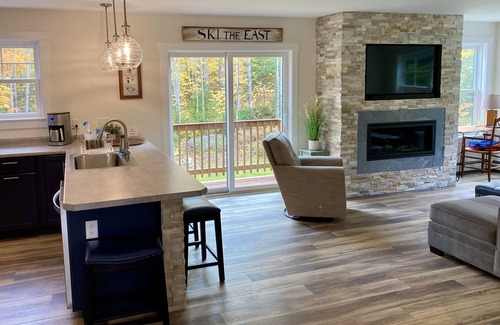 Carrabassett Valley Casa | Summer/ Fall bookings open. 3 night minimum. 35% discount for 7 or more days.