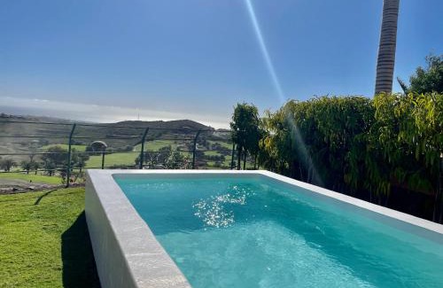 Salobre Casa | HomeForGuest Salobre Villa, 5pax, pool and great views