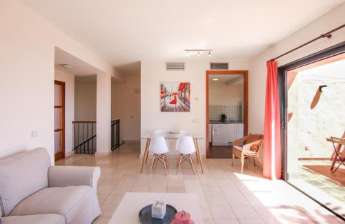 Salobre Casa | HomeForGuest Salobre Villa, 5pax, pool and great views