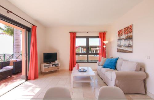 Salobre Casa | HomeForGuest Salobre Villa, 5pax, pool and great views