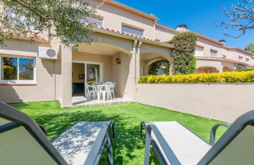 Santa Susanna Casa | HomeHolidaysRentals Moonlight