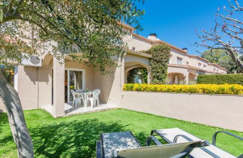 Santa Susanna Casa | HomeHolidaysRentals Moonlight